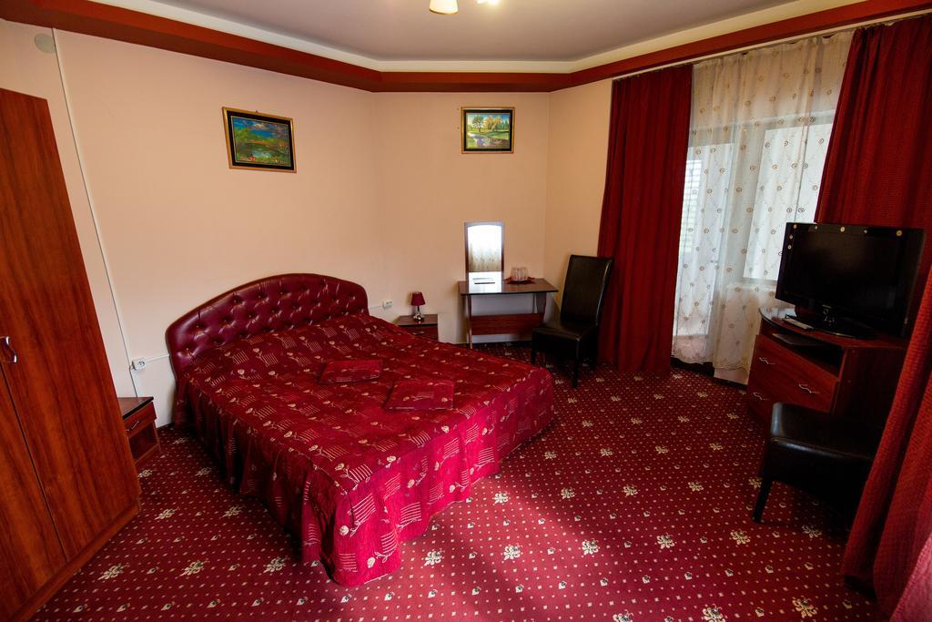 Pensiunea Crystal Valea Lupului  Exterior photo